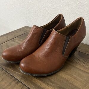 Born Elliott Tan/Brown Heeled Clog Women's 7.5M  Comfort